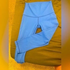 Blue Lululemon buttery soft cropped leggings